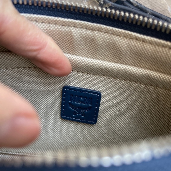 Aren shoulder bag in Vintage Monogram Jacquard - Picture 11 of 11